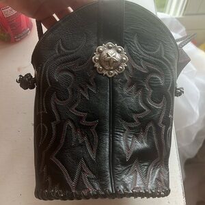 Here are some better quality pictures for those who are asking!